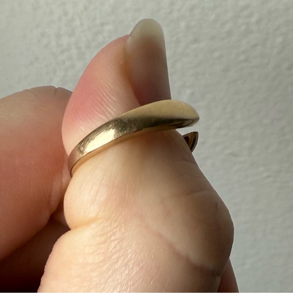 Ring Concierge Gold Claw Stackable Ring - Picture 4 of 6